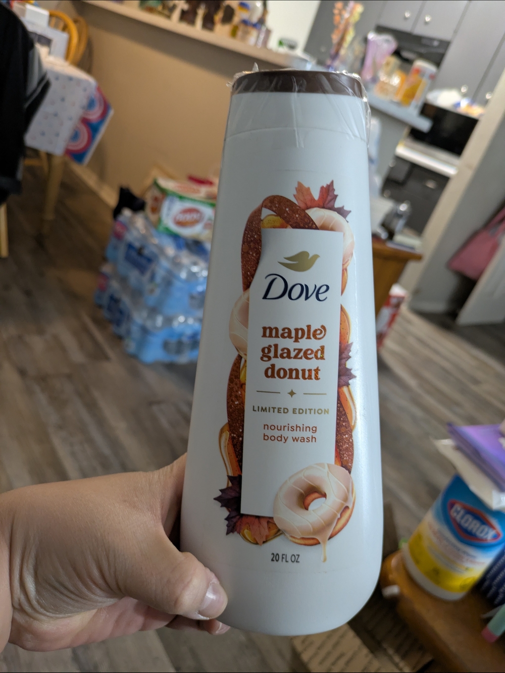 Dove Maple Glazed Donut Nourishing Body Wash – White